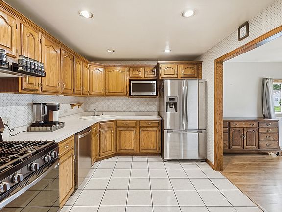 2nd image of 341 W Wood Ave