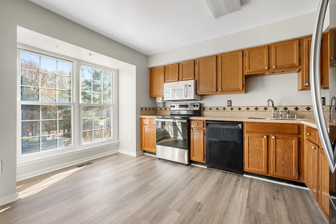 3 bed, 1800 sqft, $2,950 — Photo 4