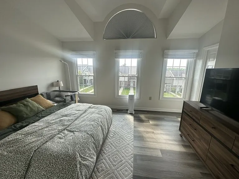 3024 Estate Dr — Photo 2