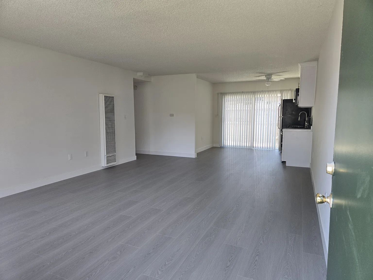 2 bed, 1120 sqft, $2,550 — Photo 3