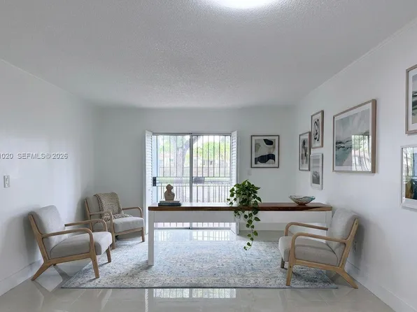 160 SW 30th Ave APT 104A, Miami, FL 33135
