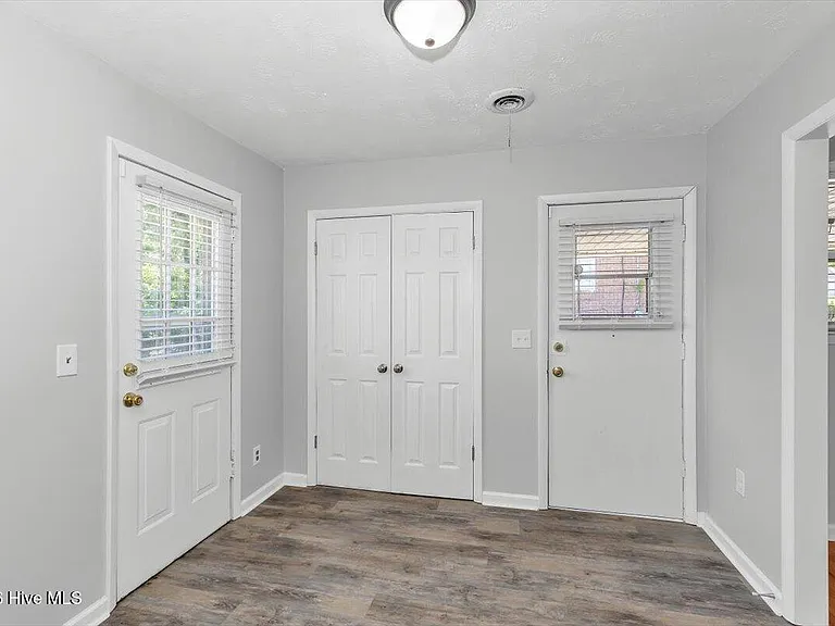 2240 Walden Dr — Photo 7