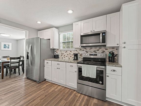 3rd image of 1905 Niblick Dr
