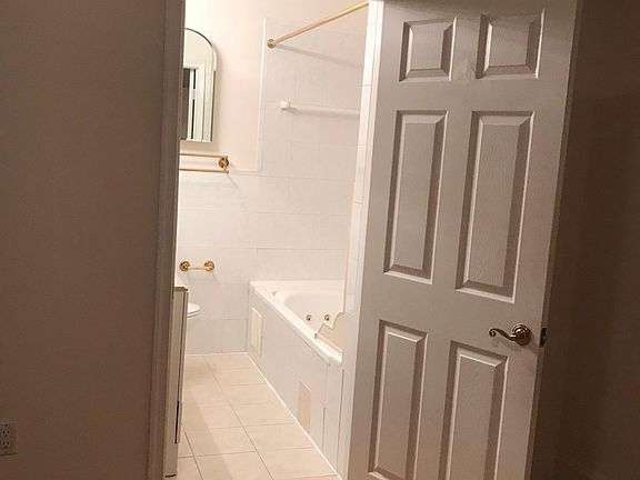 bedroom 1/bathroom 1