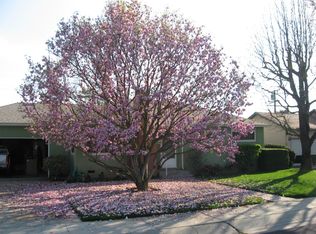 3227 E Meadow Ln, Visalia, CA 93292