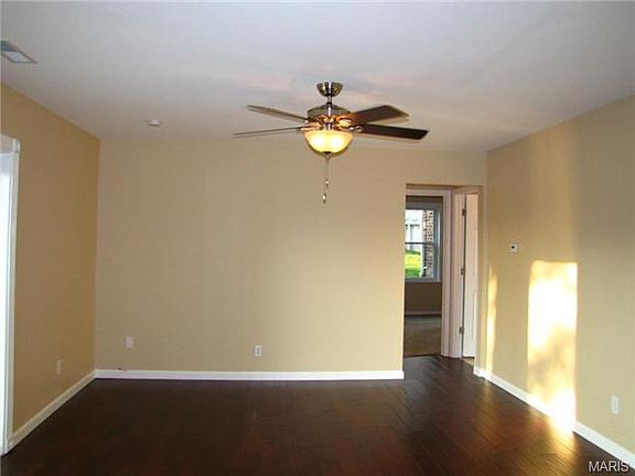 4th image of 4321 Sunridge Dr APT A
