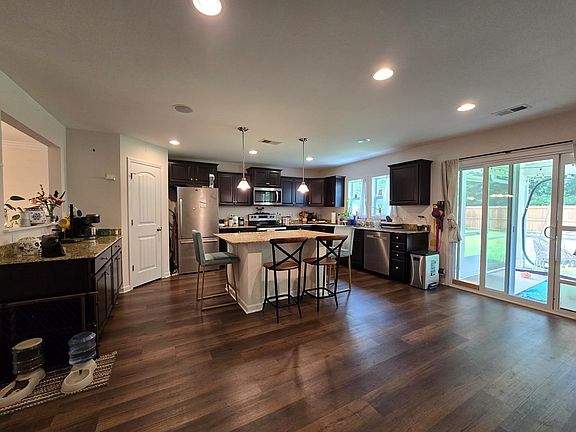 3rd image of 165 Whitetail Cir