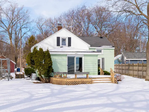 1813 Brighton Beach Rd, Menasha, WI 54952