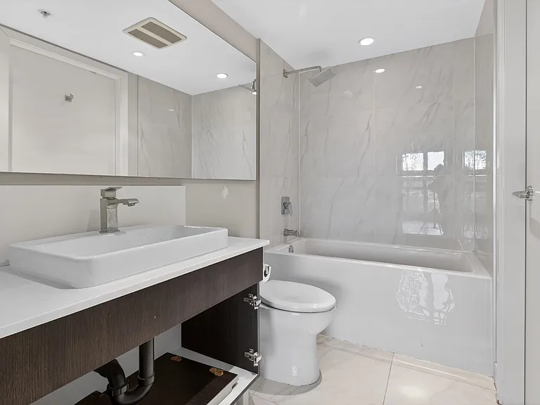 1588 Hastings St E #211 — Photo 11