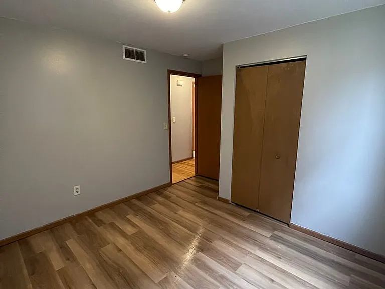 2163 Indianola Ave — Photo 18