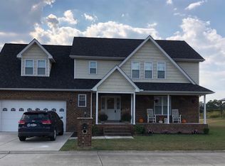 113 Kings Gate Dr, Milton, WV 25541