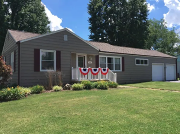200 W Young Dr, Fairfield, IL 62837