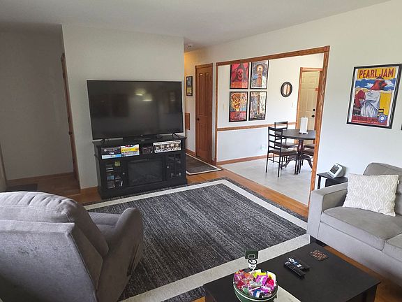 5th image of 141 Virginia St
