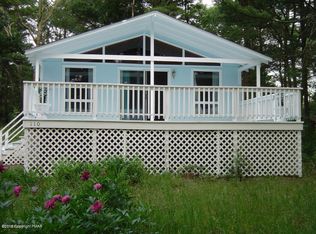 110 Branchwood Trl, Dingmans Ferry, PA 18328