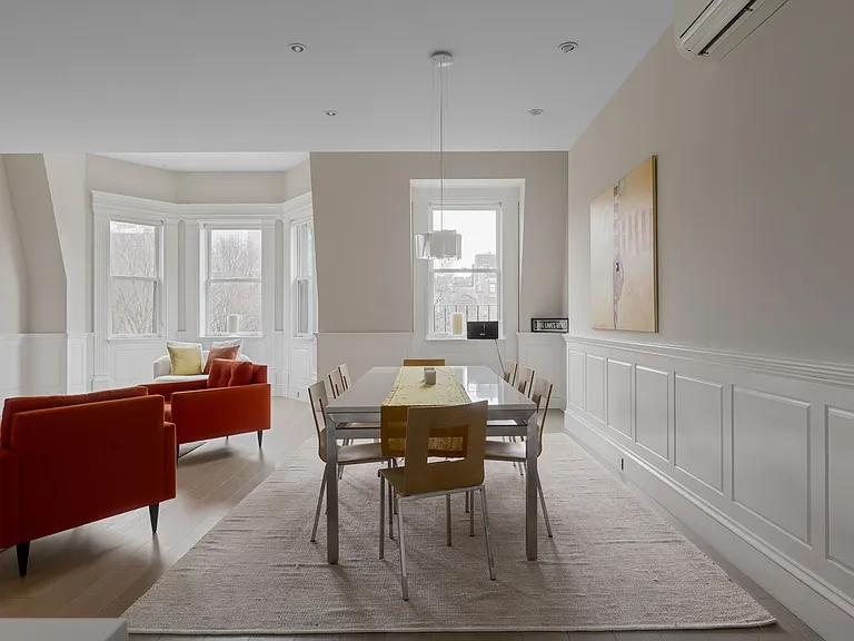 135 Commonwealth Ave #Penthouse 7/8 — Photo 15