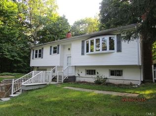 14 Senoka Dr, Ridgefield, CT 06877