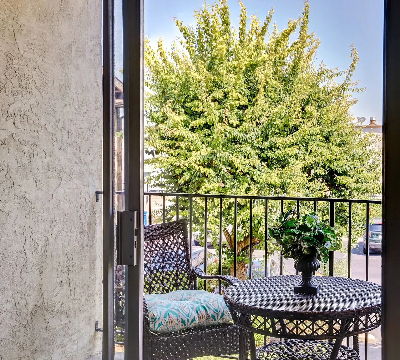 Del Mar Apartment Homes — Photo 4