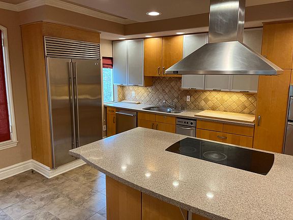 2nd image of 80 N Euclid Ave APT 302