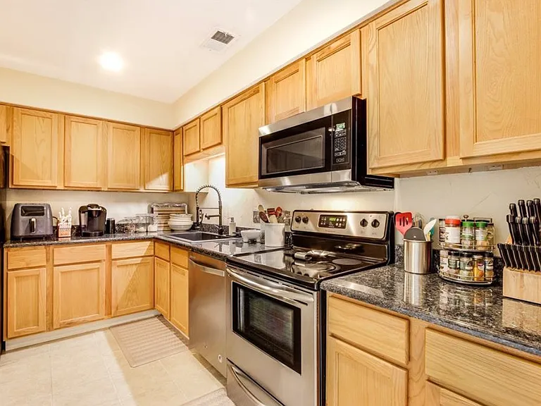 3613 Hilltop Ln — Photo 12