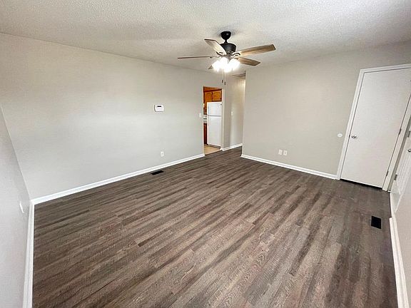 4th image of 3121 Mills Rd