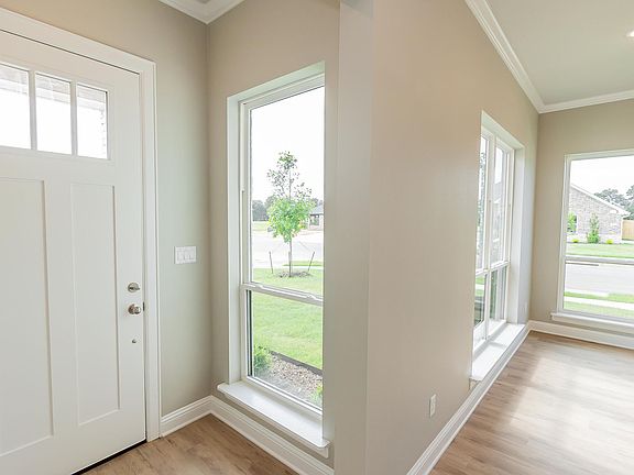 4th image of 414 Bluebonnet Cir