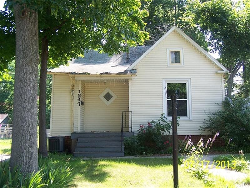 1st image of 1247 N Cedar St
