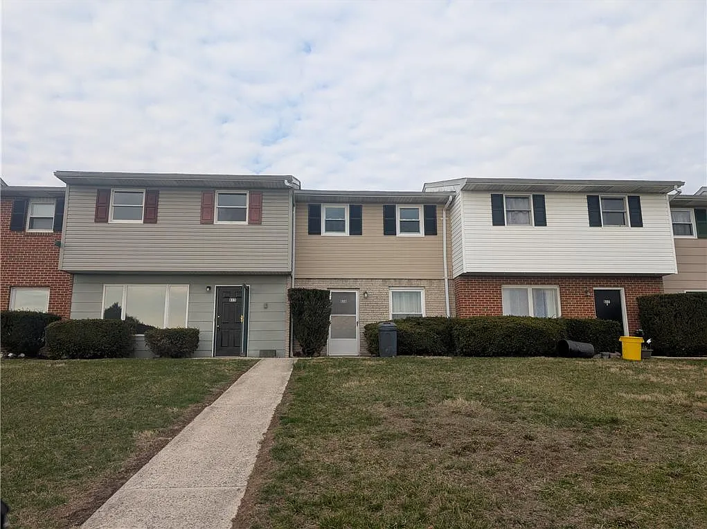 2 bed, 1.0 bath, 1002 sqft, $1,595 — Photo 1