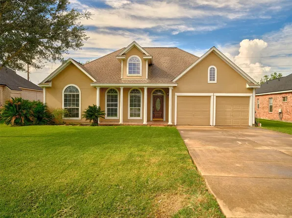 9218 Anna St, Needville, TX 77461