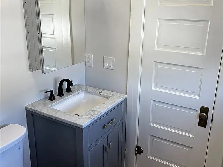 277 N Orange St — Photo 6