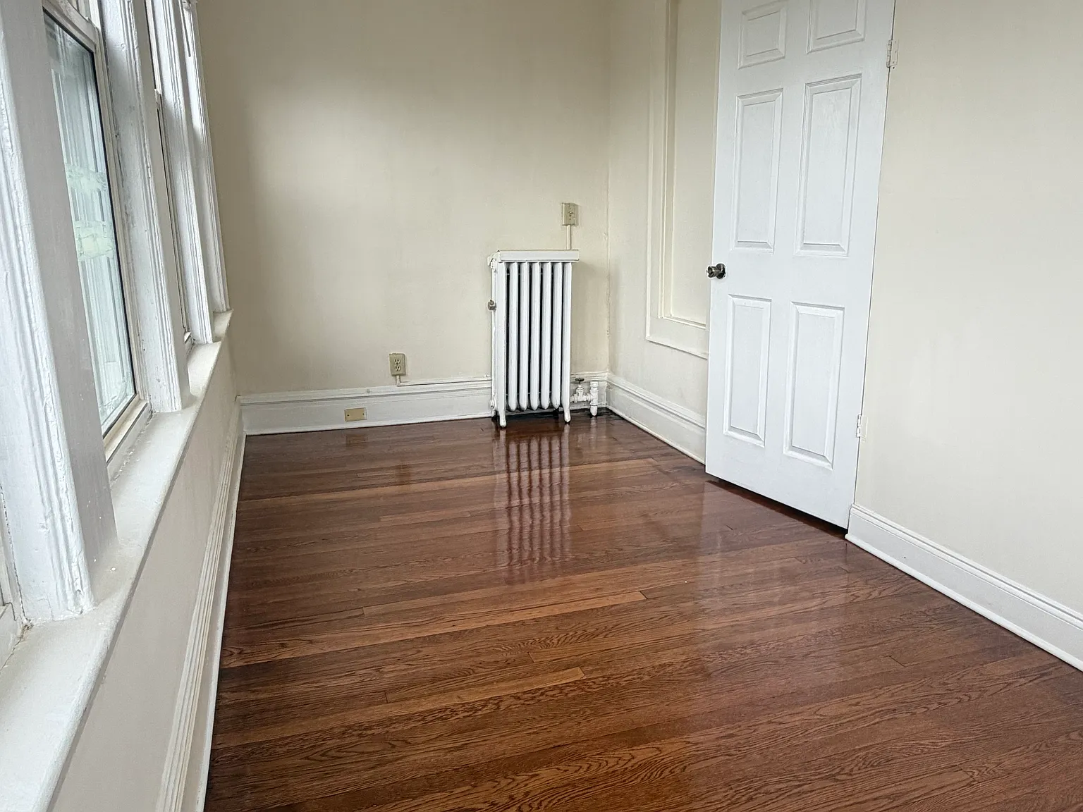 3 bed, 1200 sqft, $2,650 — Photo 4