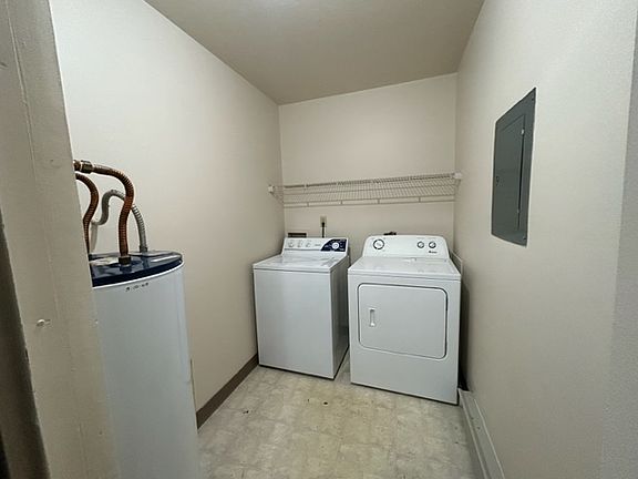 4th image of 5615 Aspen Dr #E