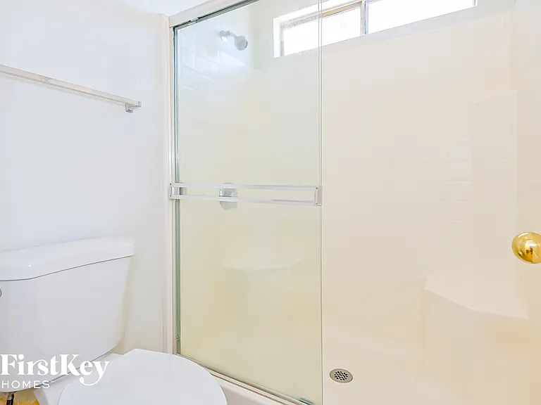2367 W Rousseau St — Photo 13