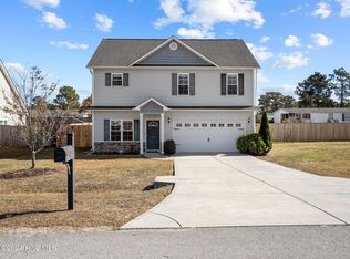 246 Inverness Dr, Hubert, NC 28539