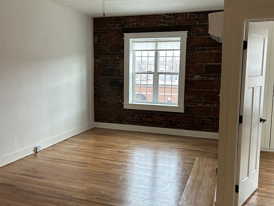 1st image of 224 5th St #203