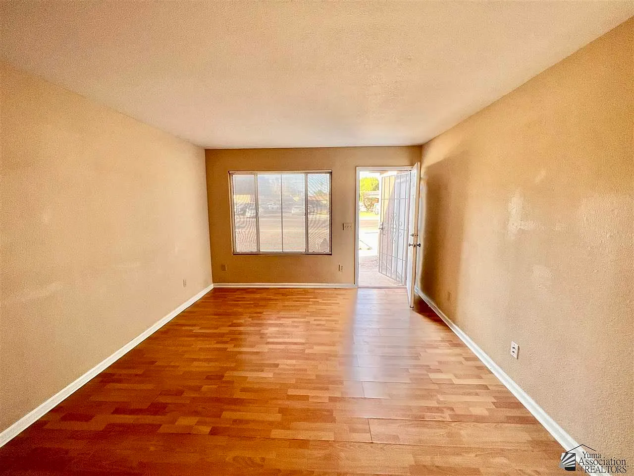 4 bed, 2.0 bath, 1240 sqft, $1,600 — Photo 3