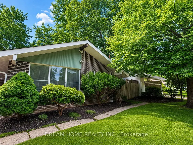 26 Arlene Cres #MAIN FLOOR — Photo 2