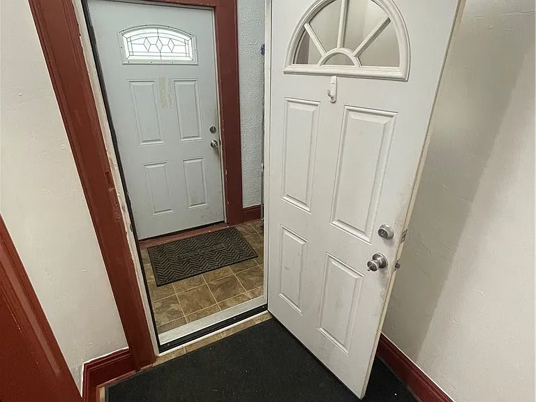 298 Winslow Ave #1 — Photo 4
