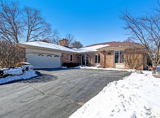 8348 Walredon Ave, Burr Ridge, IL 60527