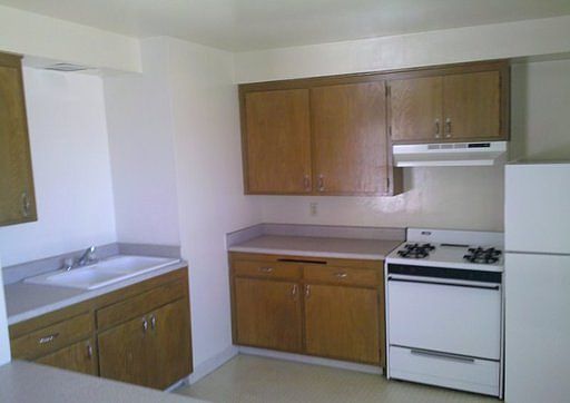 5th image of 78 N Laurel St