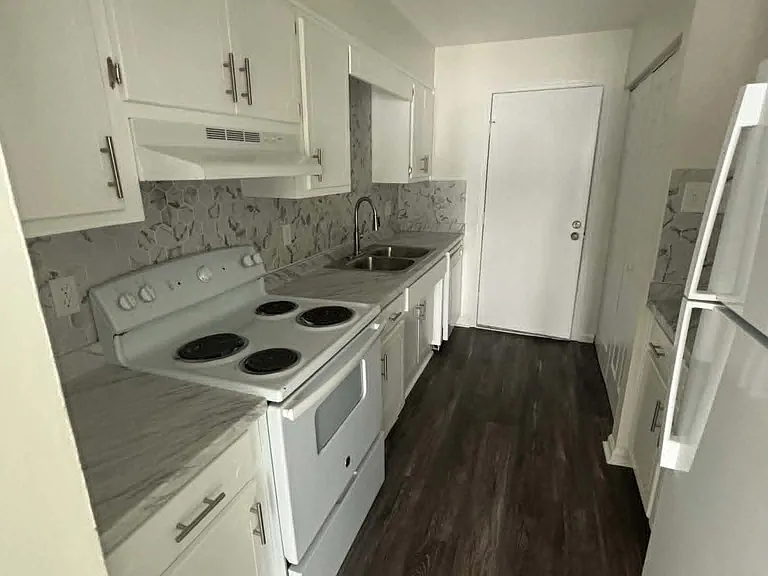 4 Brookwood Cir — Photo 10