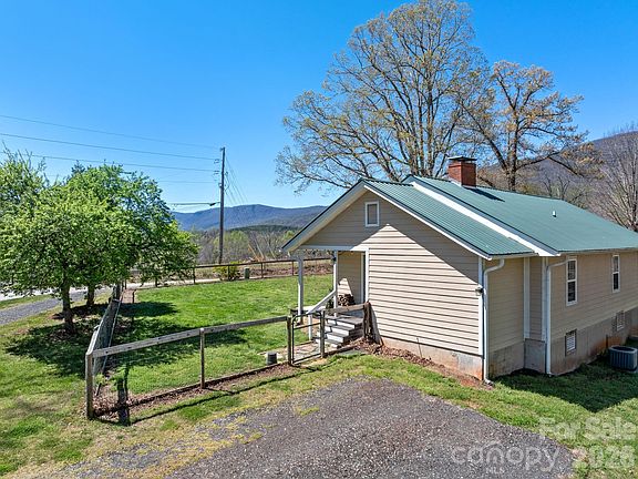 2nd image of 1434 Lake Adger Rd
