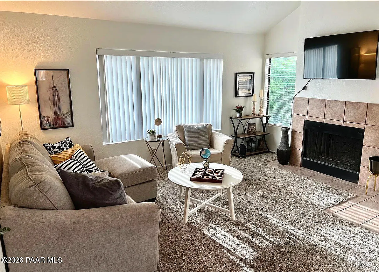 2 bed, 2.0 bath, 1000 sqft, $2,300 — Photo 3