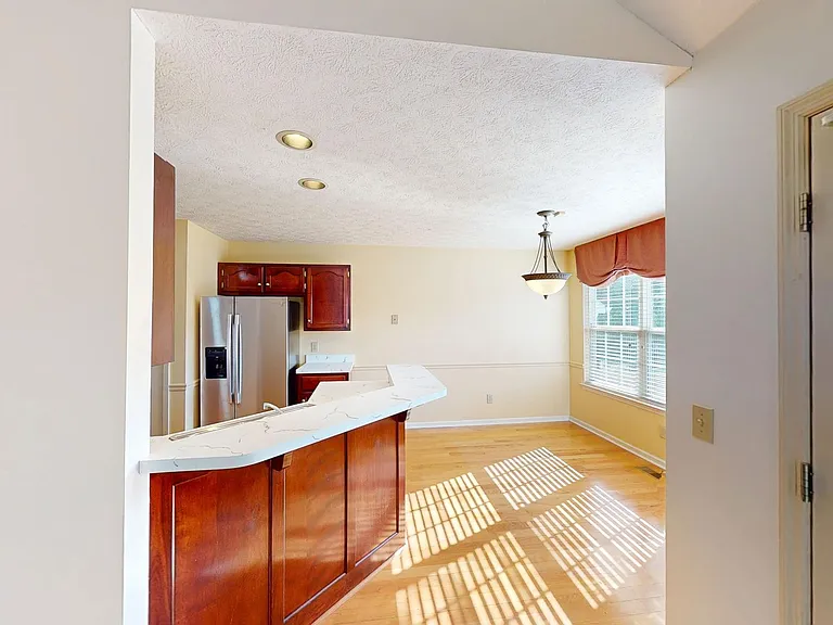 116 Edgeview Dr — Photo 6