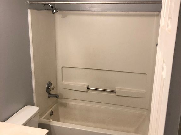 3rd image of 112 Evergreen Dr