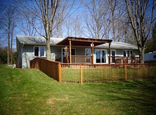 857 Quillett Dr, Beaverton, MI 48612