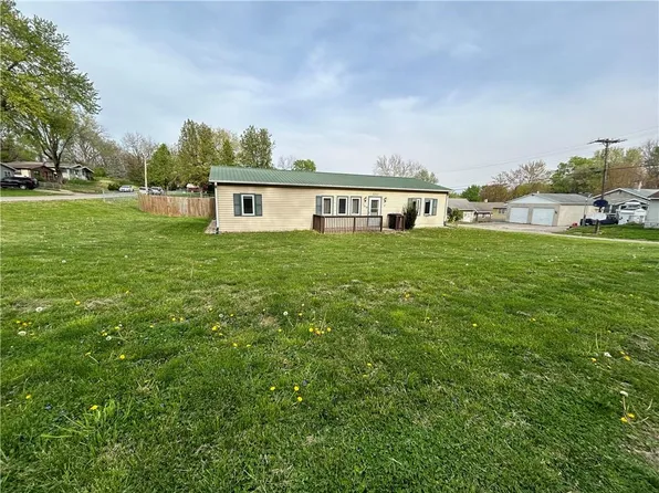 3211 N 7th St, Saint Joseph, MO 64505