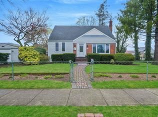 2021 Lincoln Ave, East Meadow, NY
