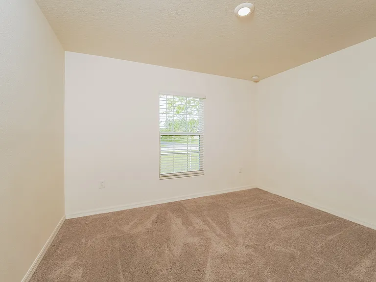 1167 Walden Blvd SE — Photo 12