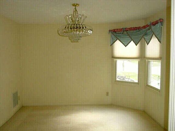 3rd image of 7342 Brackenwood Cir