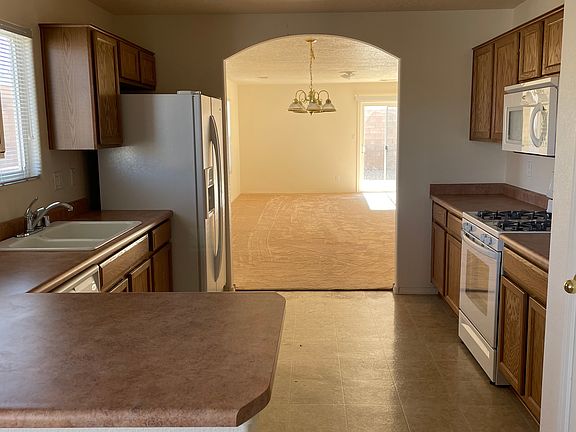 2nd image of 1905 San Pedro Rd NE